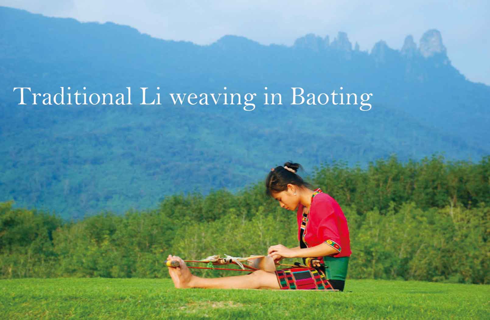 Traditional Li weaving at Baoting