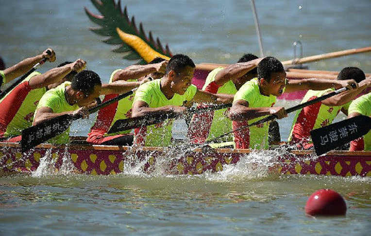 A national dragon boat race will take place in Lingshui, Hainan Province, on December 3,