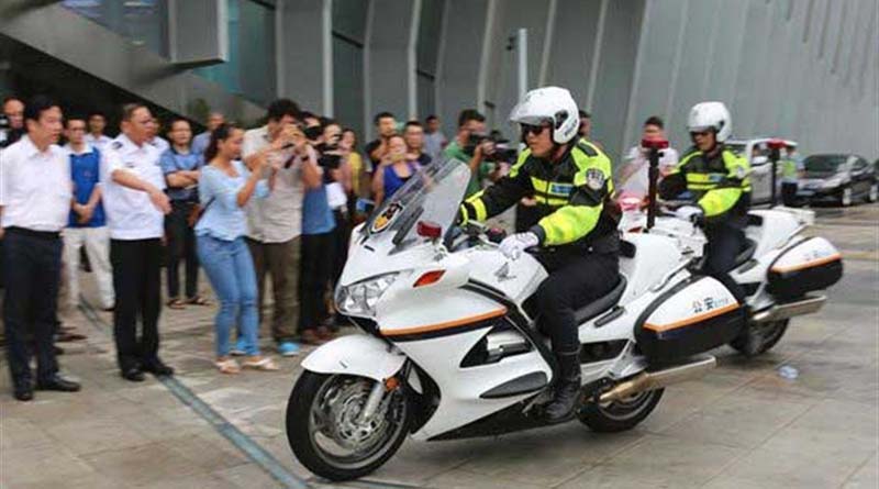Hainan special police squad cracking down on tourist rip-offs