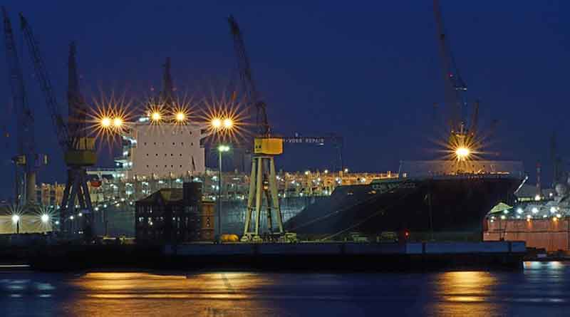 International port of Yangpu enters official operation