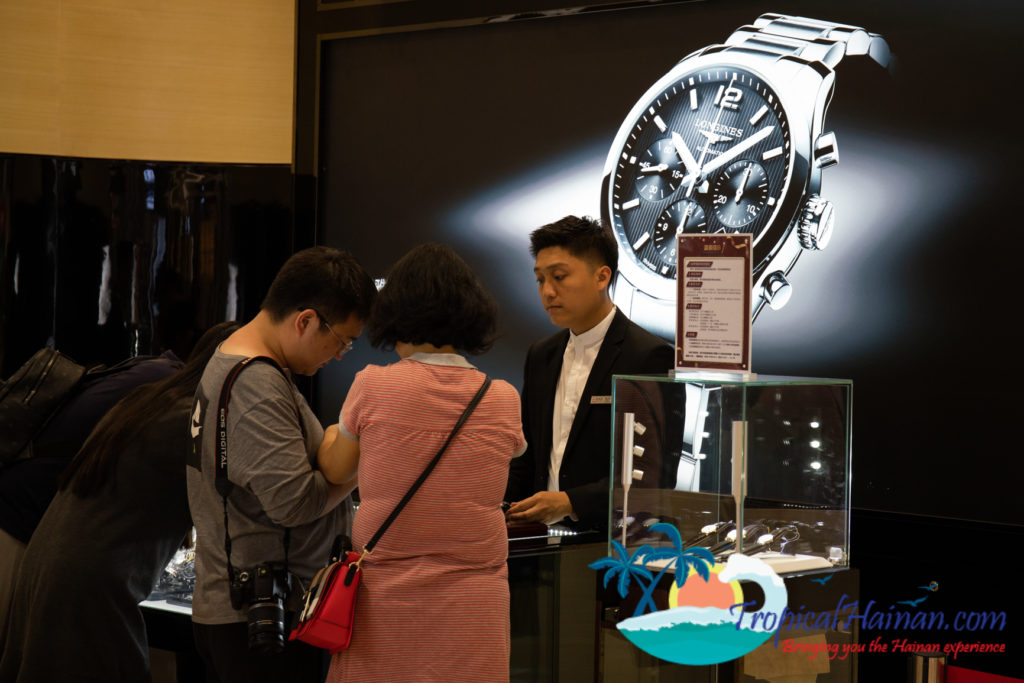 Haikou duty-free store opens with record sales over New Year (6)