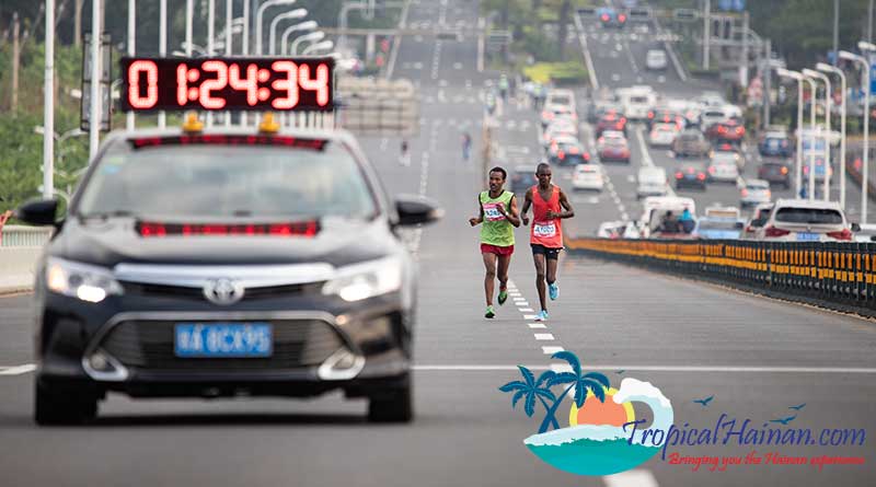 Haikou MMaiyo Michael Kimtai, Kenya (right) wins the 2019 Haikou Marathonarathon 2019 Hainan Island (5)