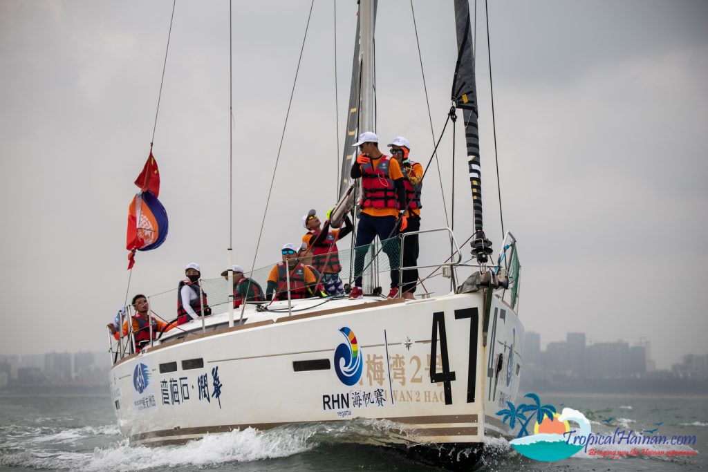 The 2019 Wuzhizhou Island Cup, the 10th International yacht race around Hainan Island kicked off this morning at 10 o'clock.