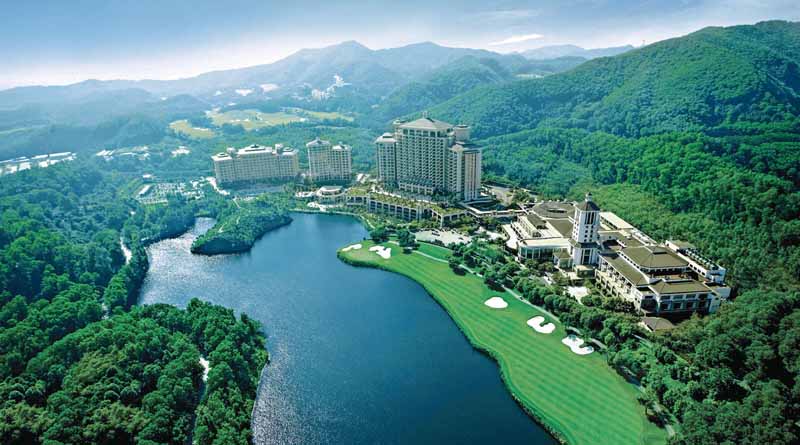 22 courses, 396 holes, and over 12 world-class designers; discover Mission Hills China