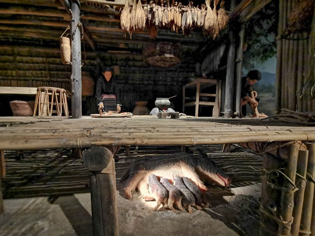 Life in a village in ancient times in Hainan Hainan Museum