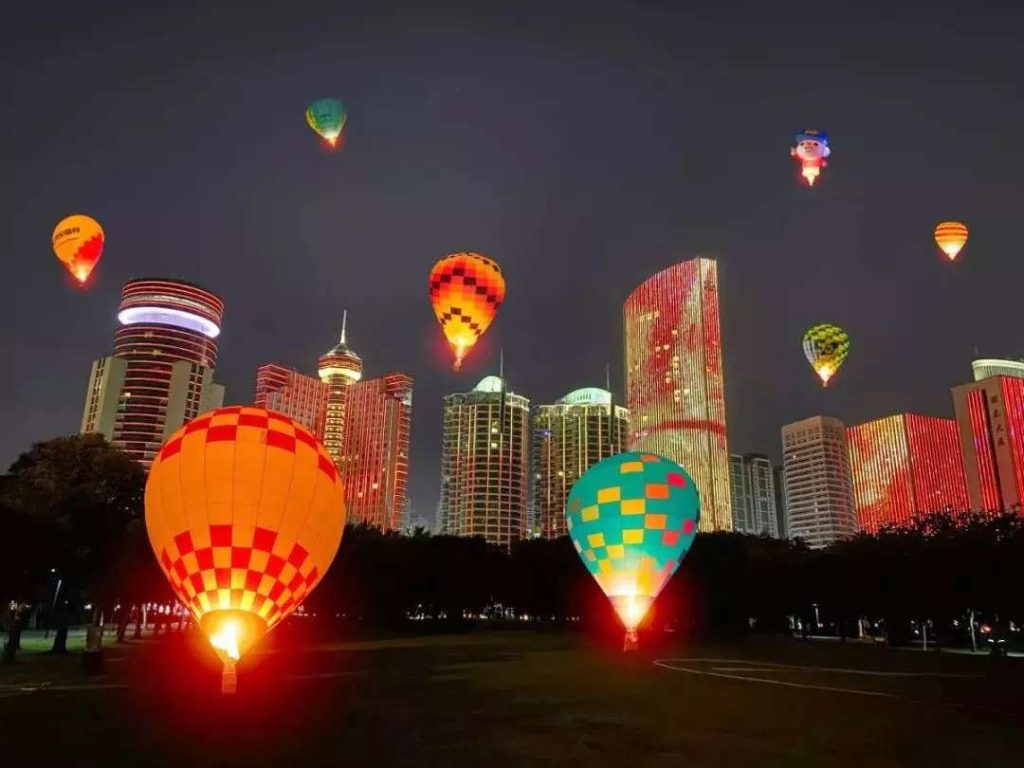 Hot air balloon show evergreen park Haikou