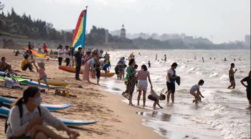 busy Over one million tourists come to Hainan