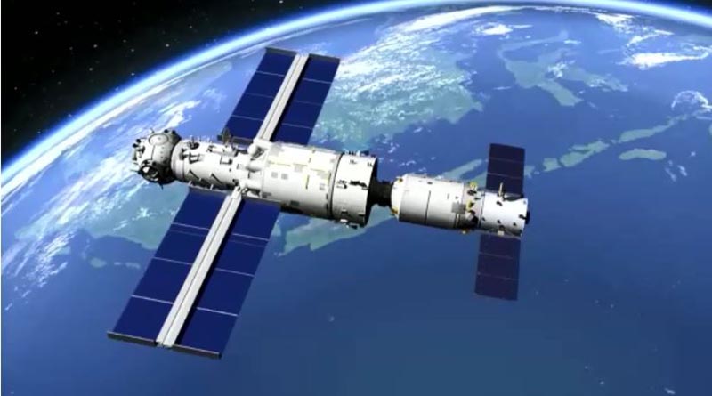 A model showing Tianzhou 2 docking with space station