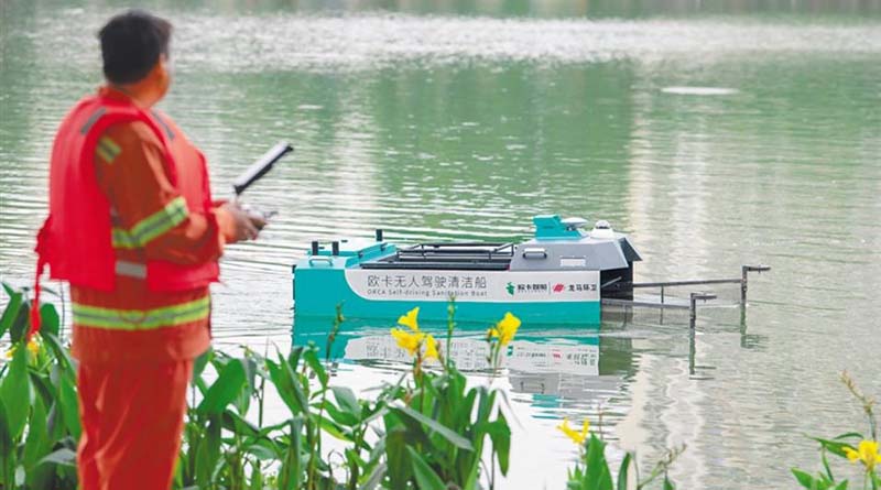 Autonomous cleaning roboto in Haikou