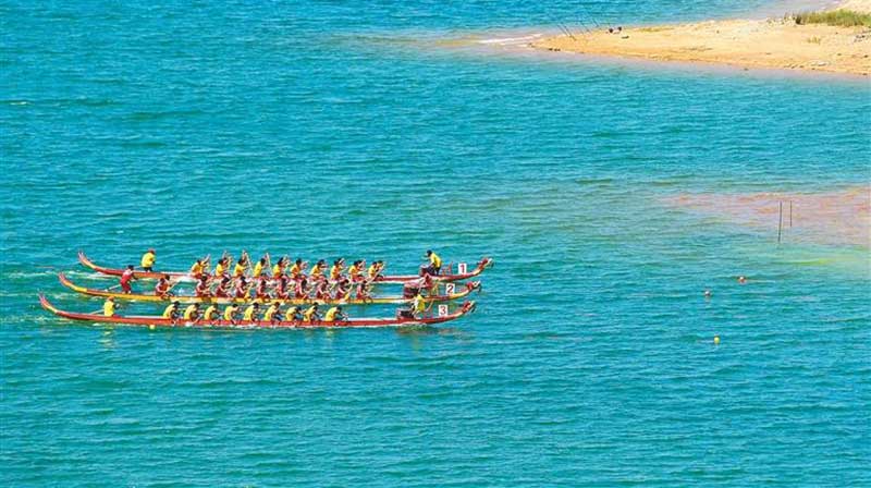 Dragon-boat-race-held-at-Nanli-Lake