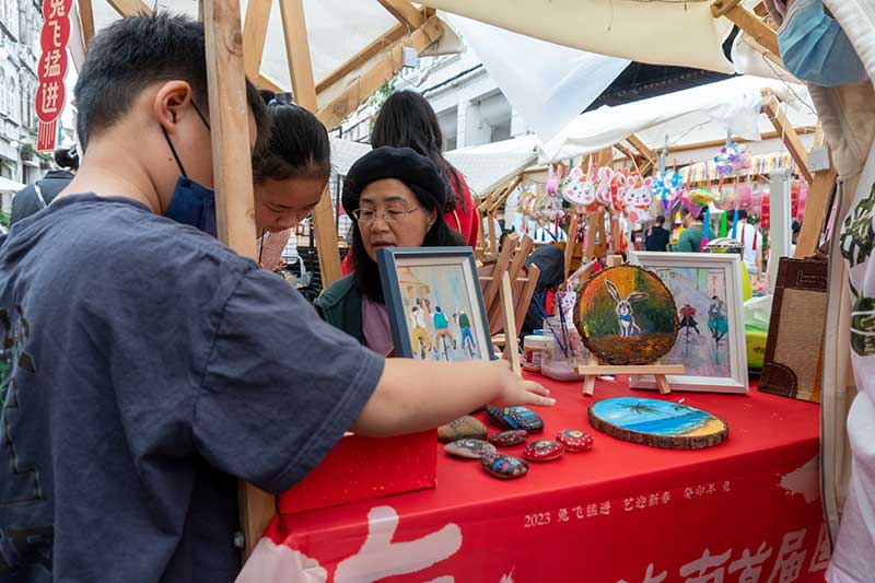 International Talents celebrate Lantern Festival at the Ceramic Art Museum