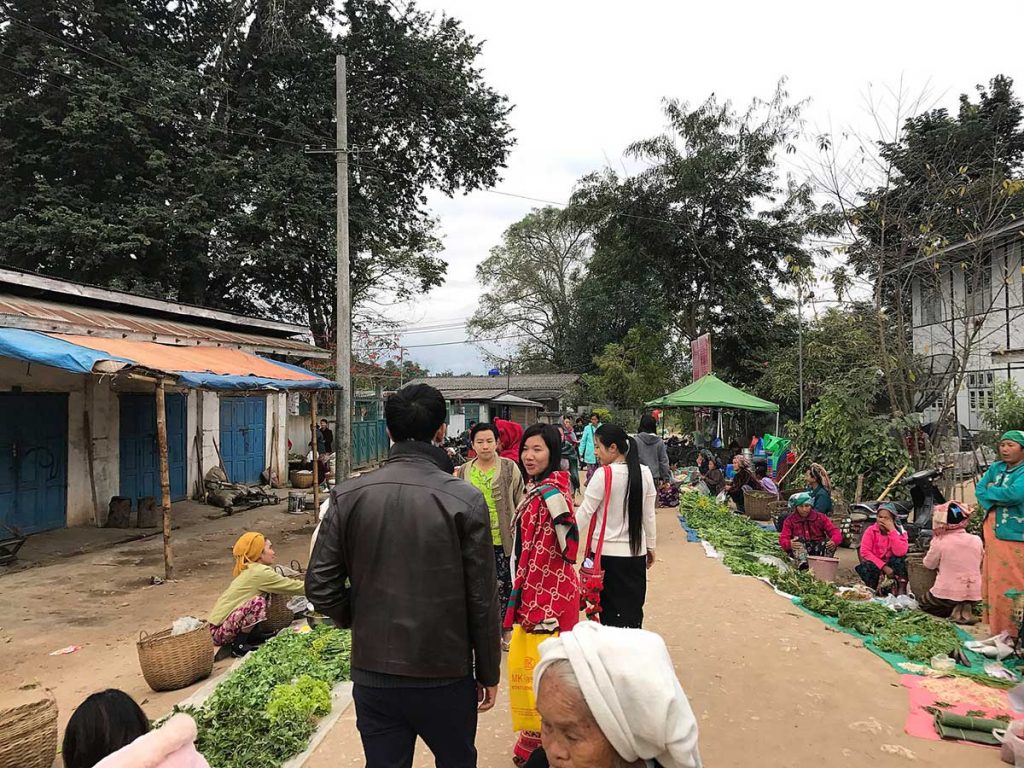 Local-bazaar-outside-of-Mongkhet-Myoma-Market