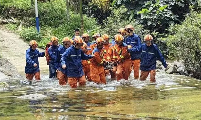 Tragic Incident in Hainan Rainforest: 25 Hikers Trapped, One Dead, Two Injured