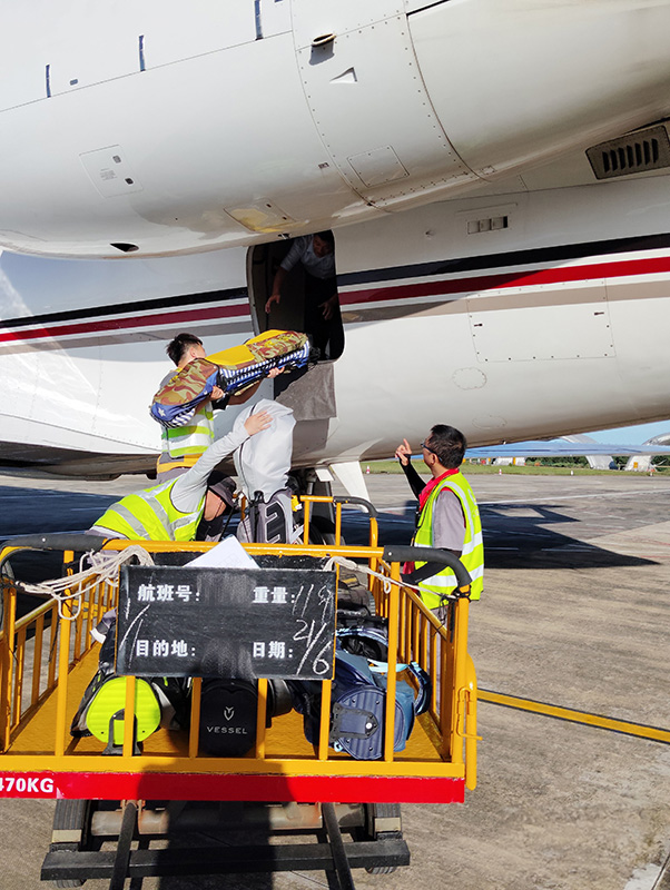 Deer Jet's Hainan Fixed-Base Operator played a major role in managing the ground handling tasks for the inaugural international flight.