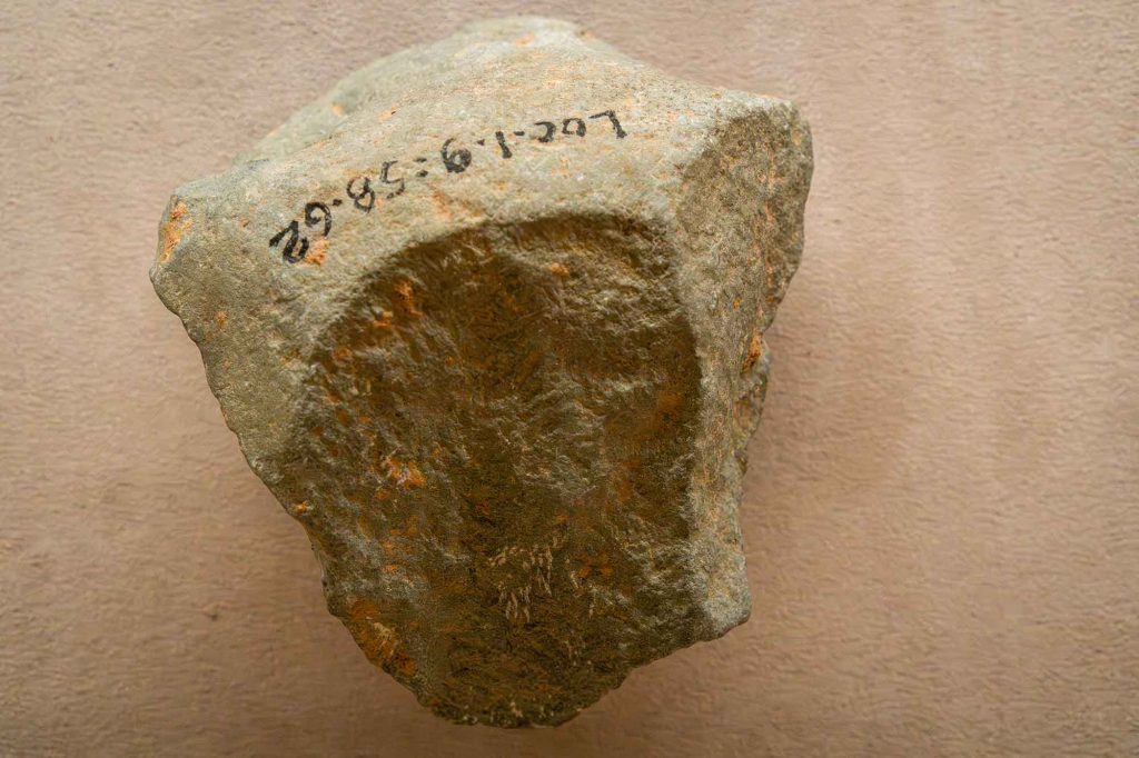 Peking Man stone tools and daily life