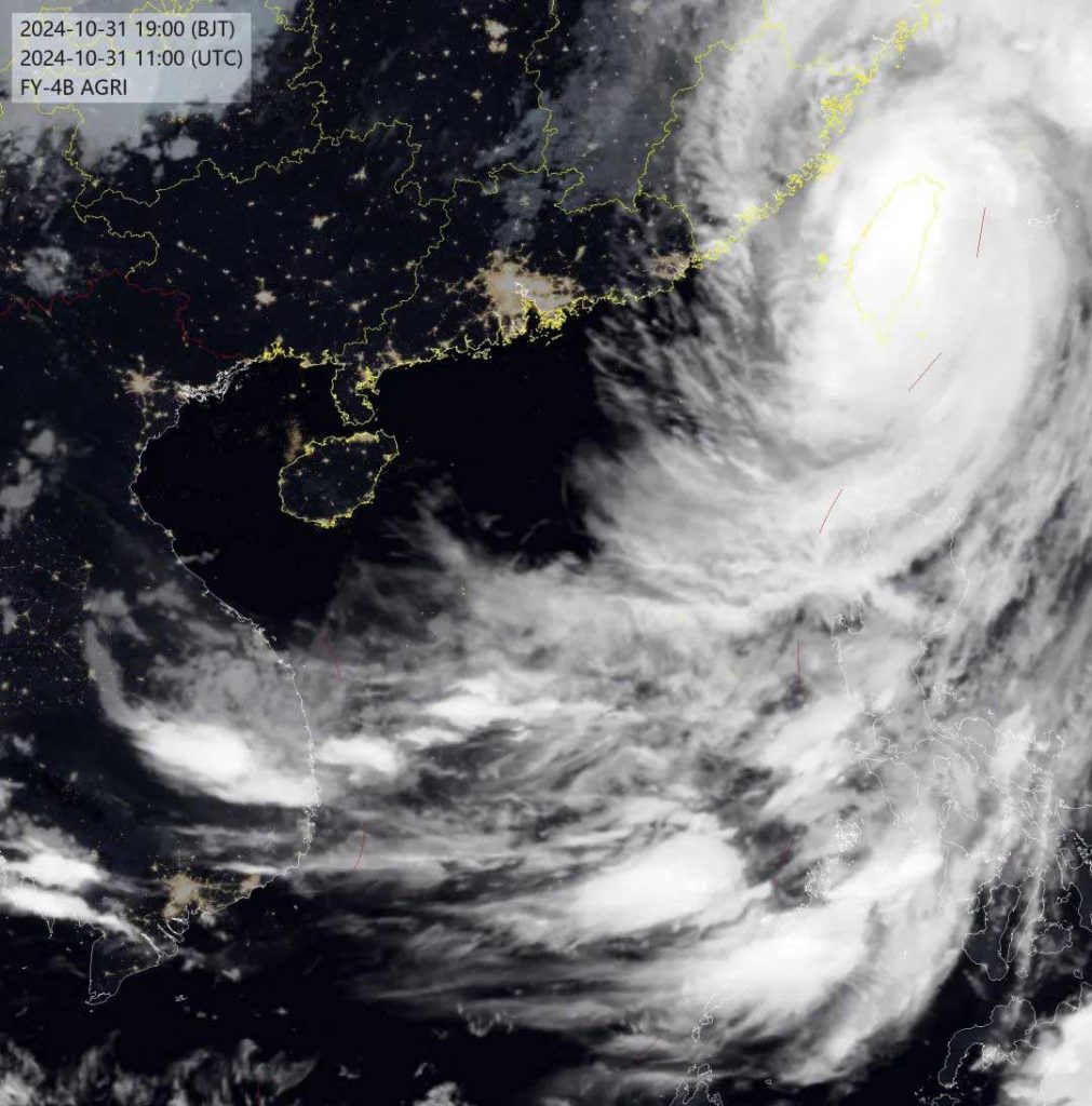 Heavy Rain Expected for Hainan Island Starting November 3rd