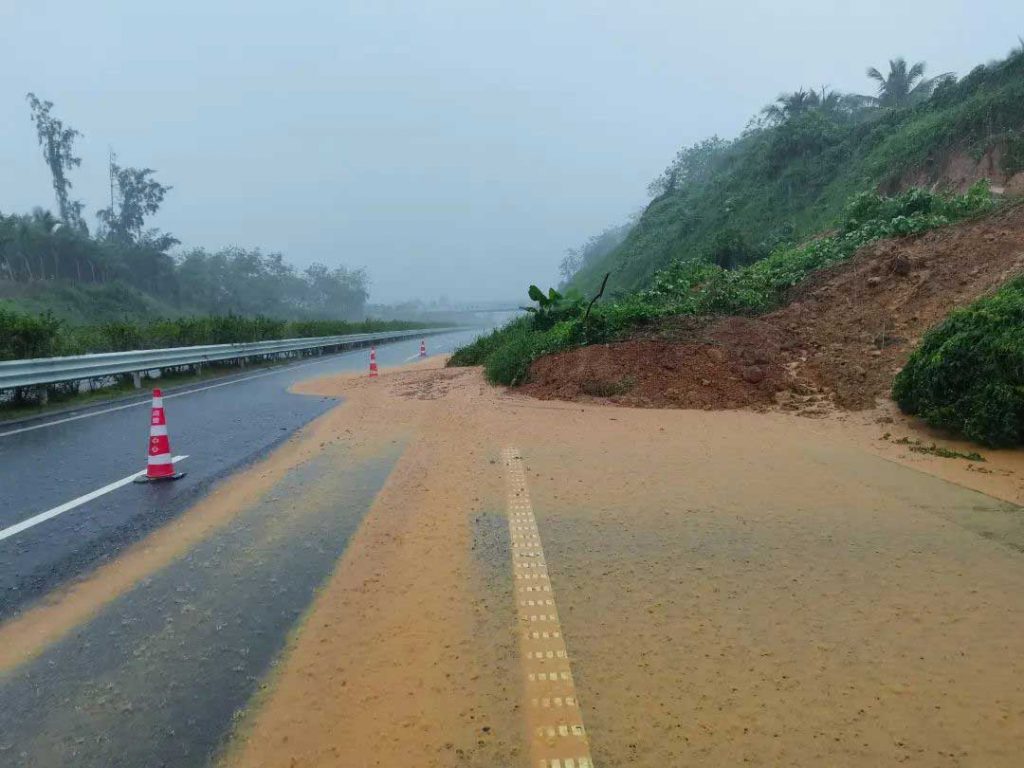 Landslide on the Haiqiong Expressway