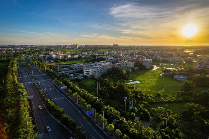 Capture the Beauty of Spring: Hainan’s Scenic Highway Photography Contest
