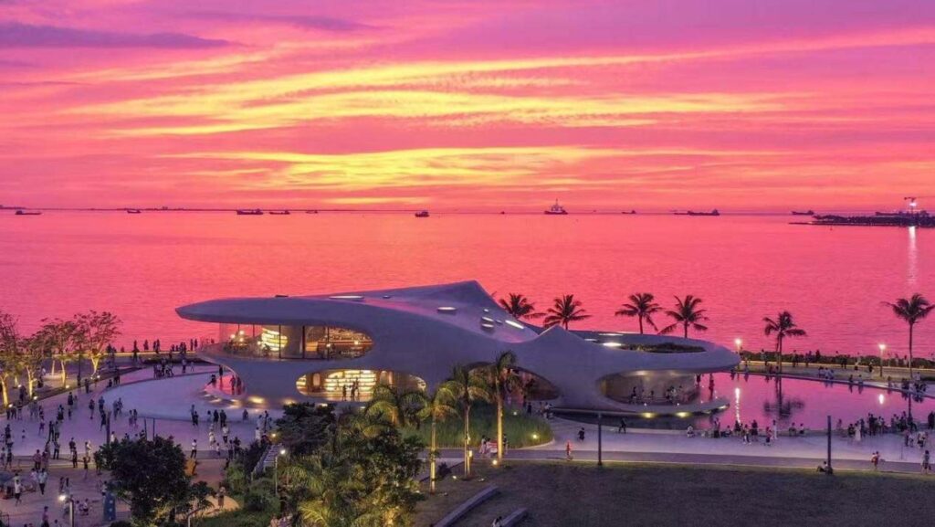 “Insight” Season III Launches in Haikou: Six International Speakers Share Their Connection to Hainan