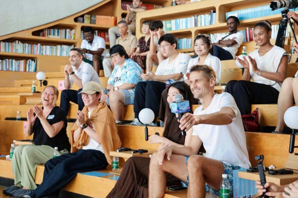 “Insight” Season III Launches in Haikou: Six International Speakers Share Their Connection to Hainan