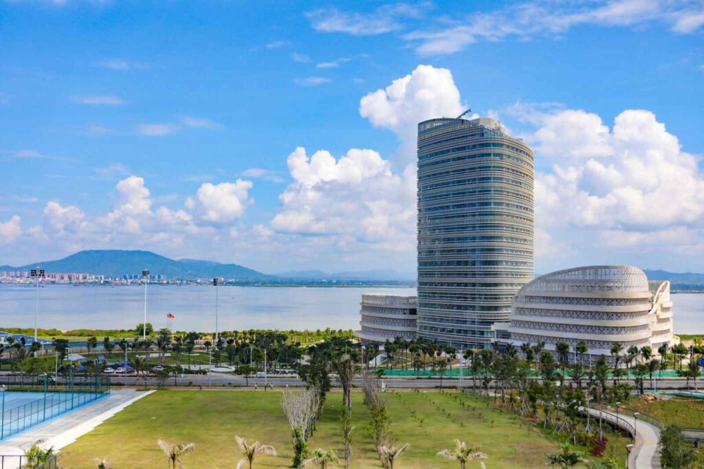 Glasgow College Hainan, English Language/EAP Lecturer